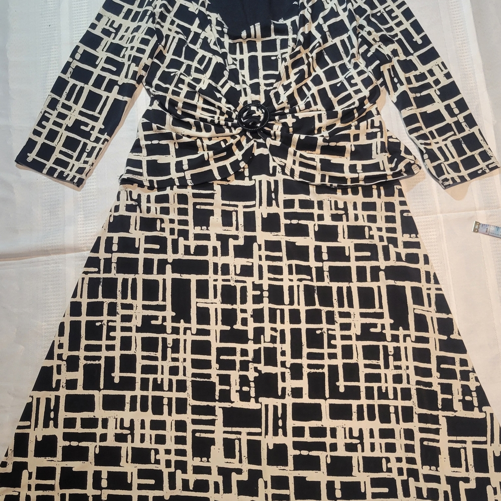 Elegant Black and White Long Sleeve Dress